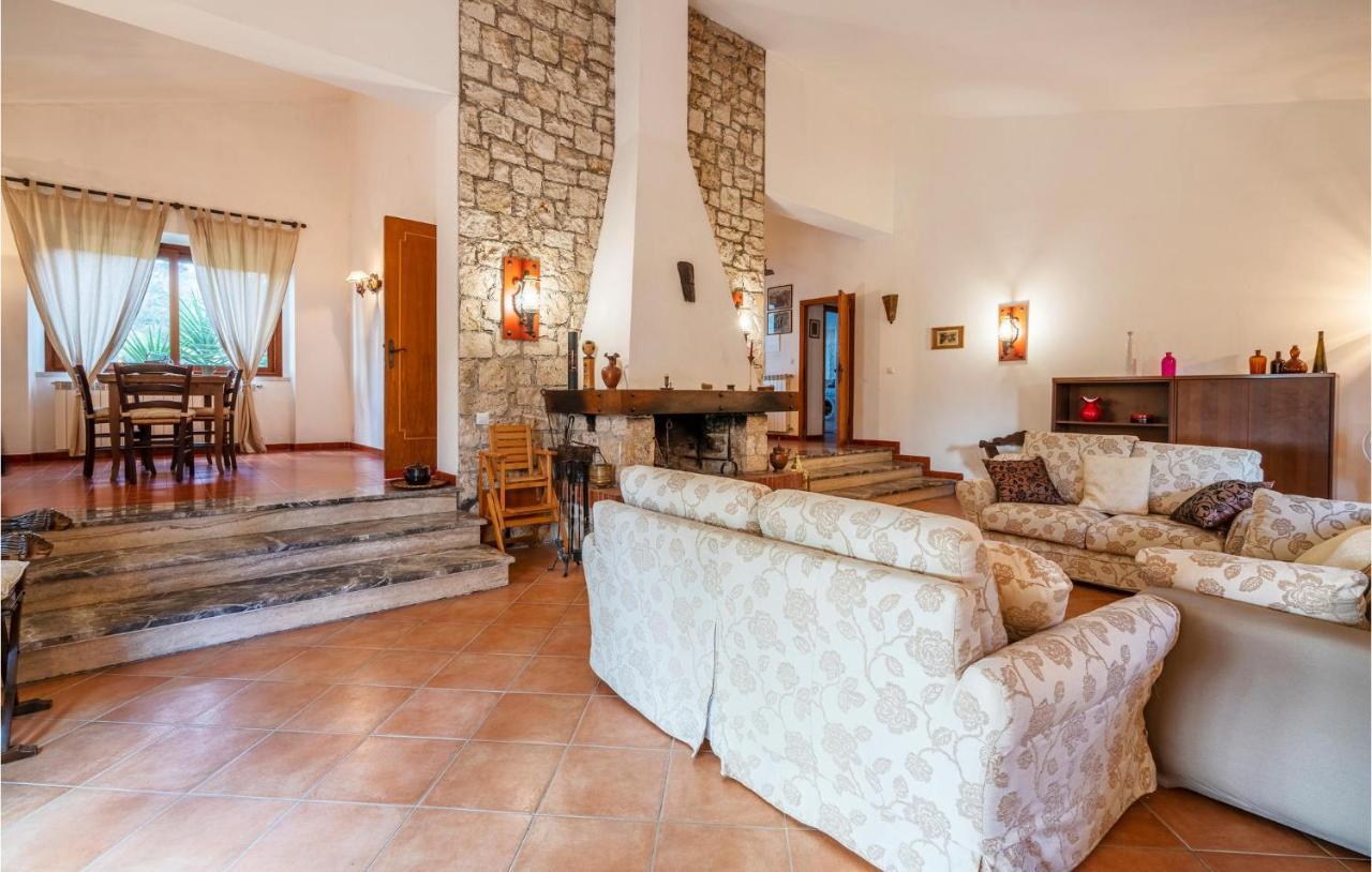 Amazing Home In Saturnia With Wifi Екстер'єр фото